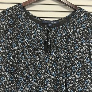Tommy Hilfiger Navy Flowy blouse with sheer sleeves and mushroom floral print